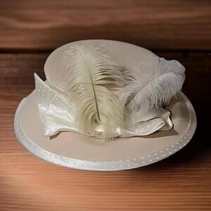 DRAMA Paris New York Milano Ivory Hat One Size NWT